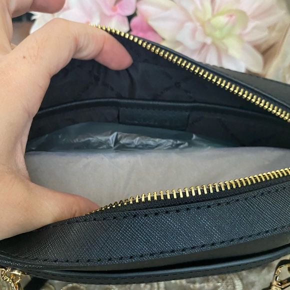 ‼️ ONE DAY SALE 100$ Michael Kors large chain Crossbody - Picture 8 of 13